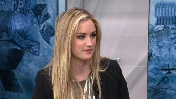 Ashley Johnson Daughter, Husband, Age, Wiki, Biography, Parents, Net Worth  2023