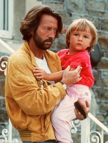 Julie Rose Claptons far Eric Clapton og hendes stedbror Conor Clapton