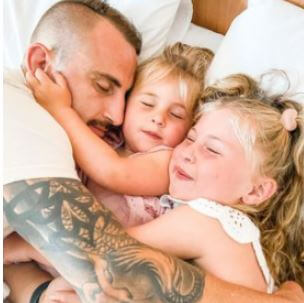 Emma Volkanovski husband Alexander Volkanovski and daughters Ariel and Ariana.