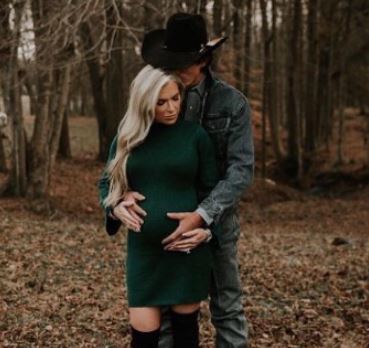 Samantha Lyne – Meet Wife Of J.B. Mauney | VergeWiki